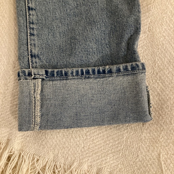 Good American Weekender High-Rise Relaxed Cuff Jeans - Picture 8 of 14